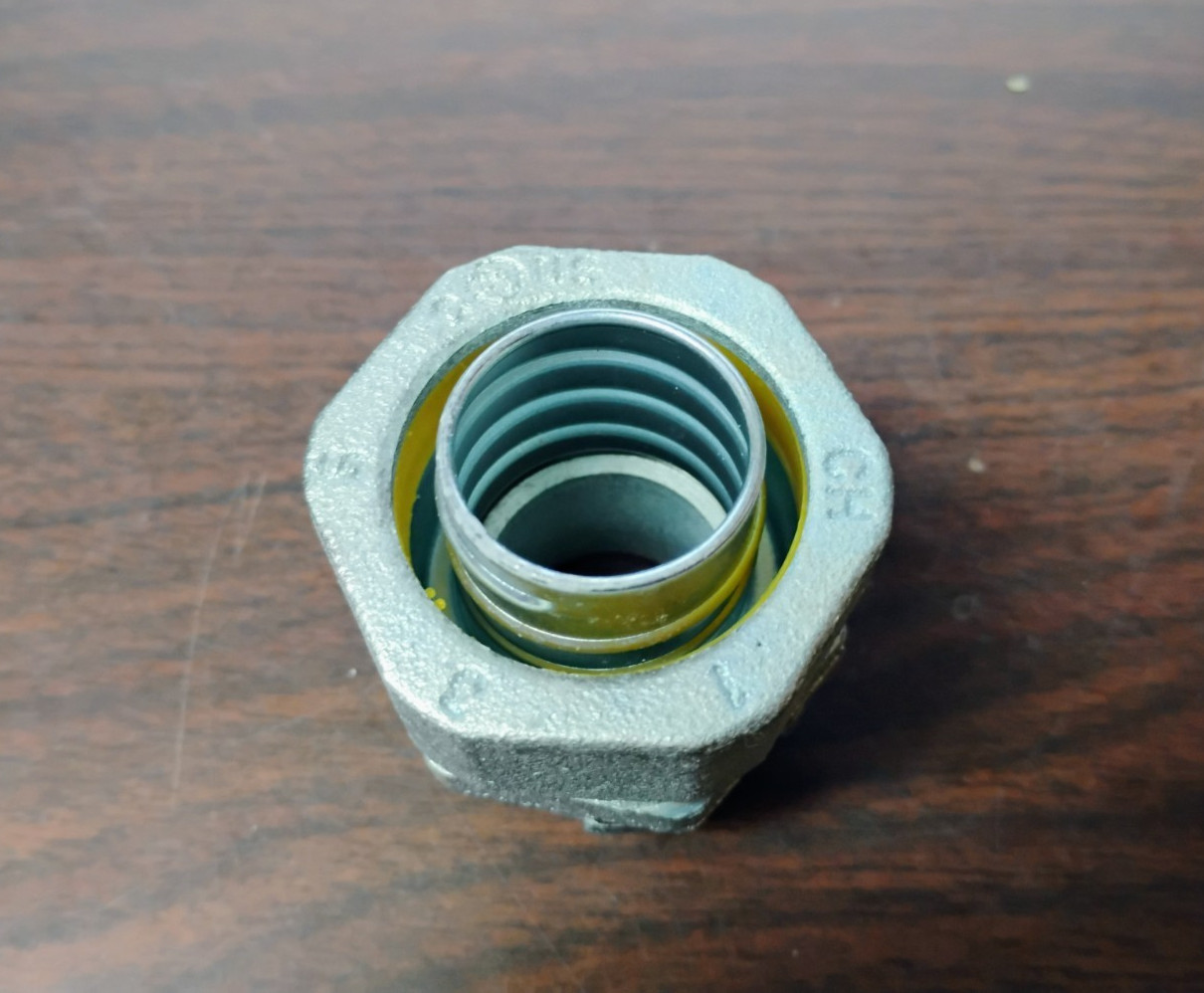 EATON LT100 1″ LIQUID-TIGHT STRAIGHT CONNECTORS MALLEABLE IRON NEW BOX OF 5 EACH
