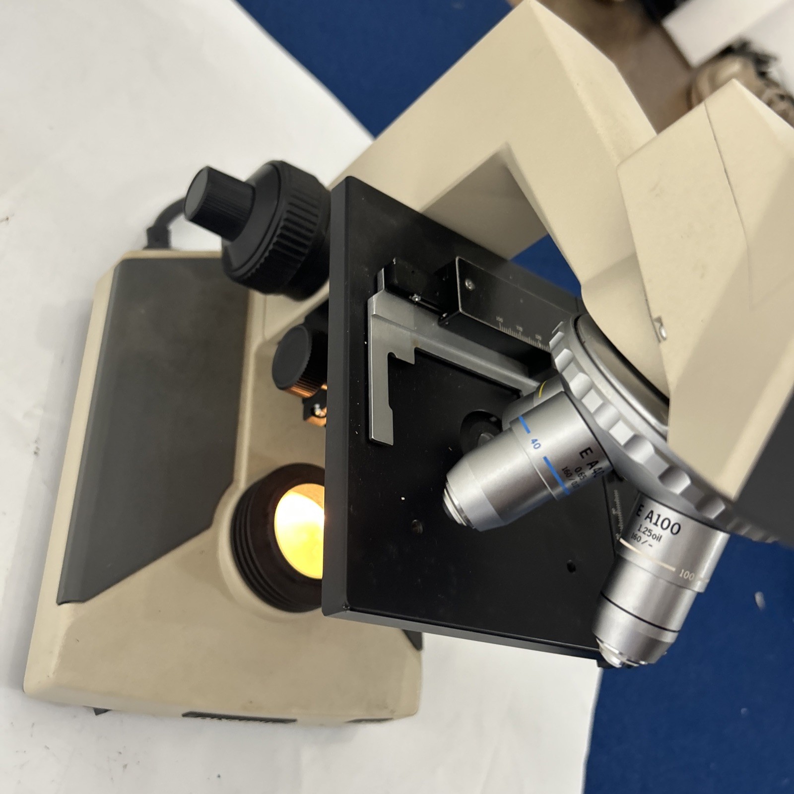 Olympus CH-2, CHT Microscope with objectives 4 X 10X 40X 100X (INV09)
