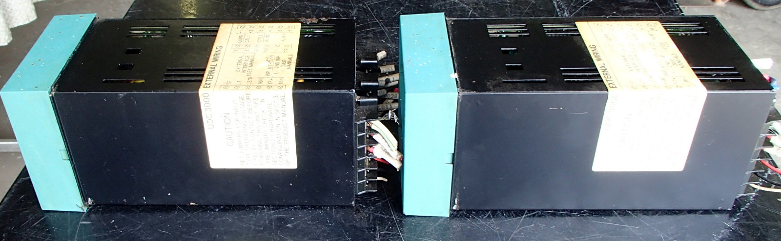 Honeywell Temperature Controller DC-3002-0-20A-1-00-0111 Used T/O