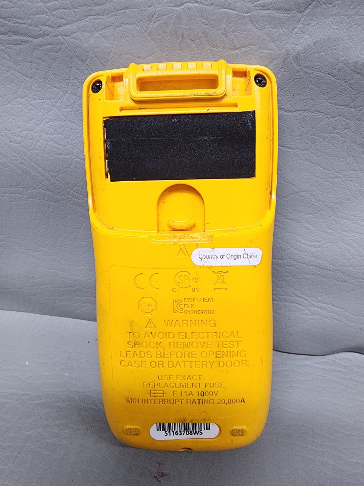 FLUKE 107 CAT III 600V Digital Multimeter.