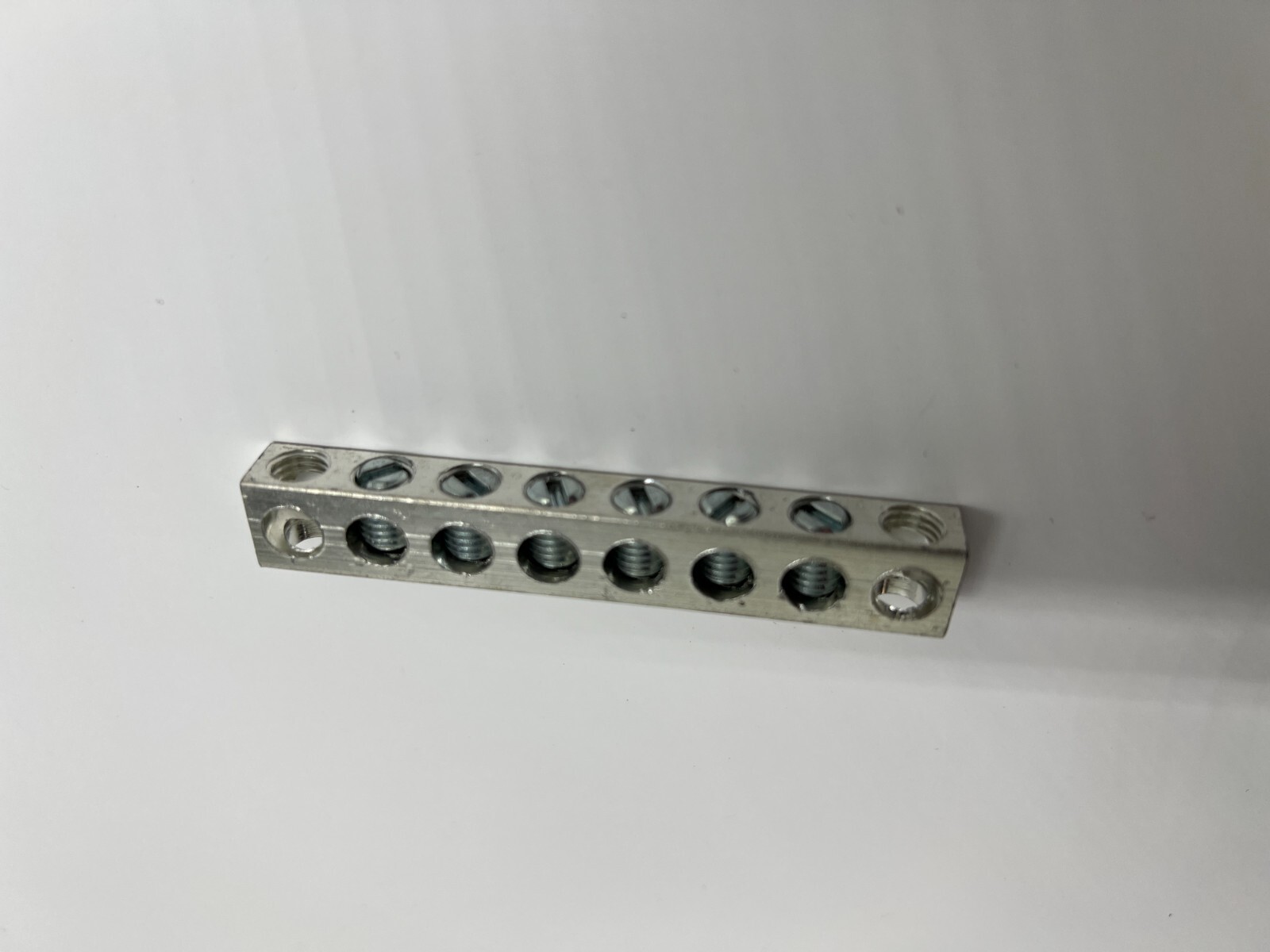 (QTY 100) Ground Bar 4-14CU9AL 6 Position 2 Mounting Holes 2.77 in x 0.43 in