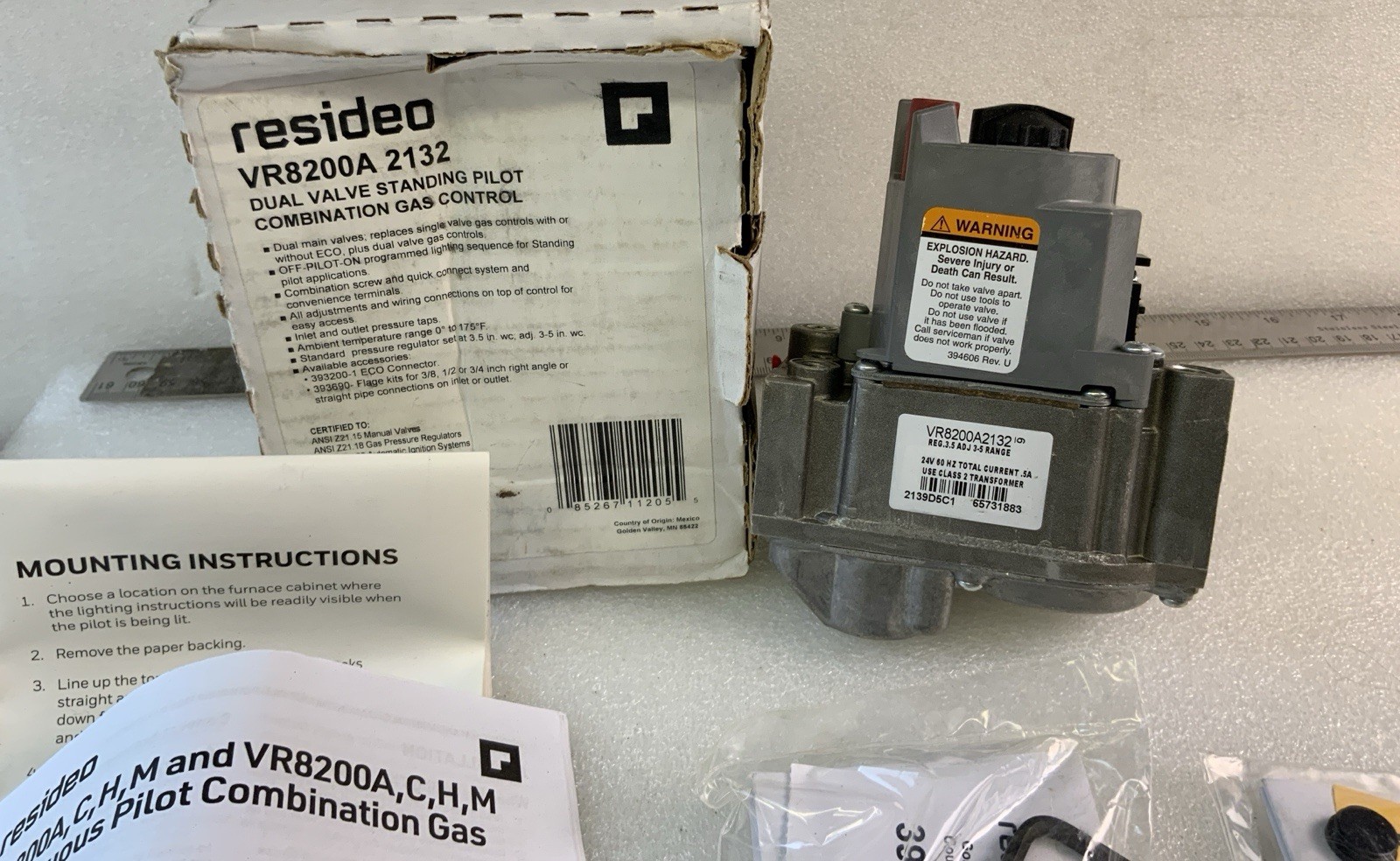 RESIDEO DUAL VALVE STANDING PILOT COMBO GAS CONTROL VR8200A 2132 NOS