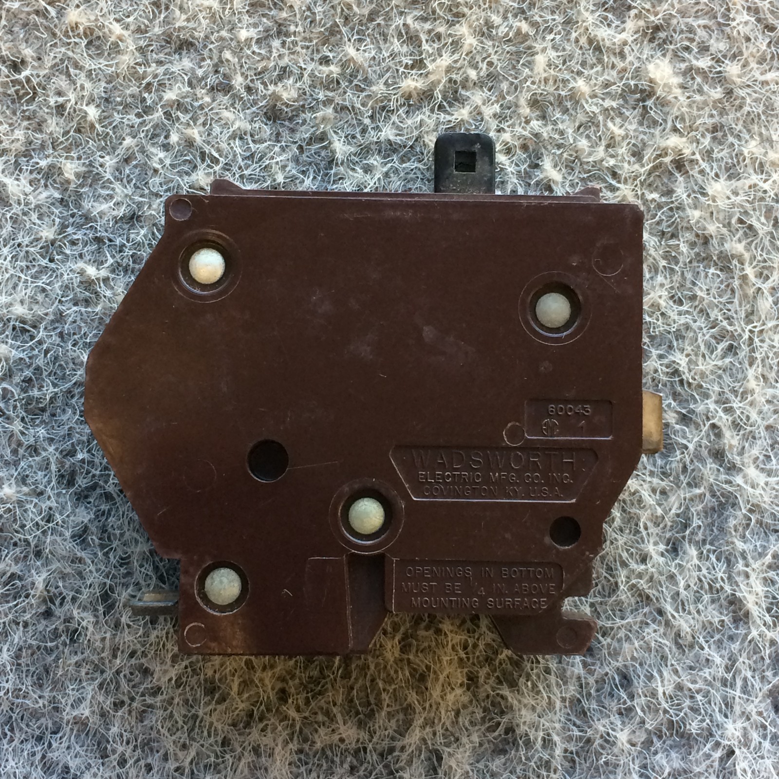 WADSWORTH B1515 A1515 TWIN BREAKER 1-POLE 15A & 1- POLE 15A WA1515 – Flaw –
