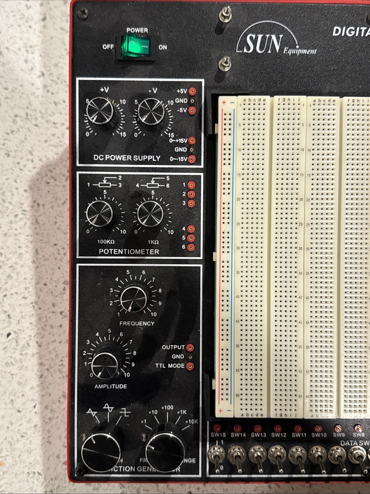 Sun Equipment Dac-457000 Digital And Analog Design Laboratory Breadboard