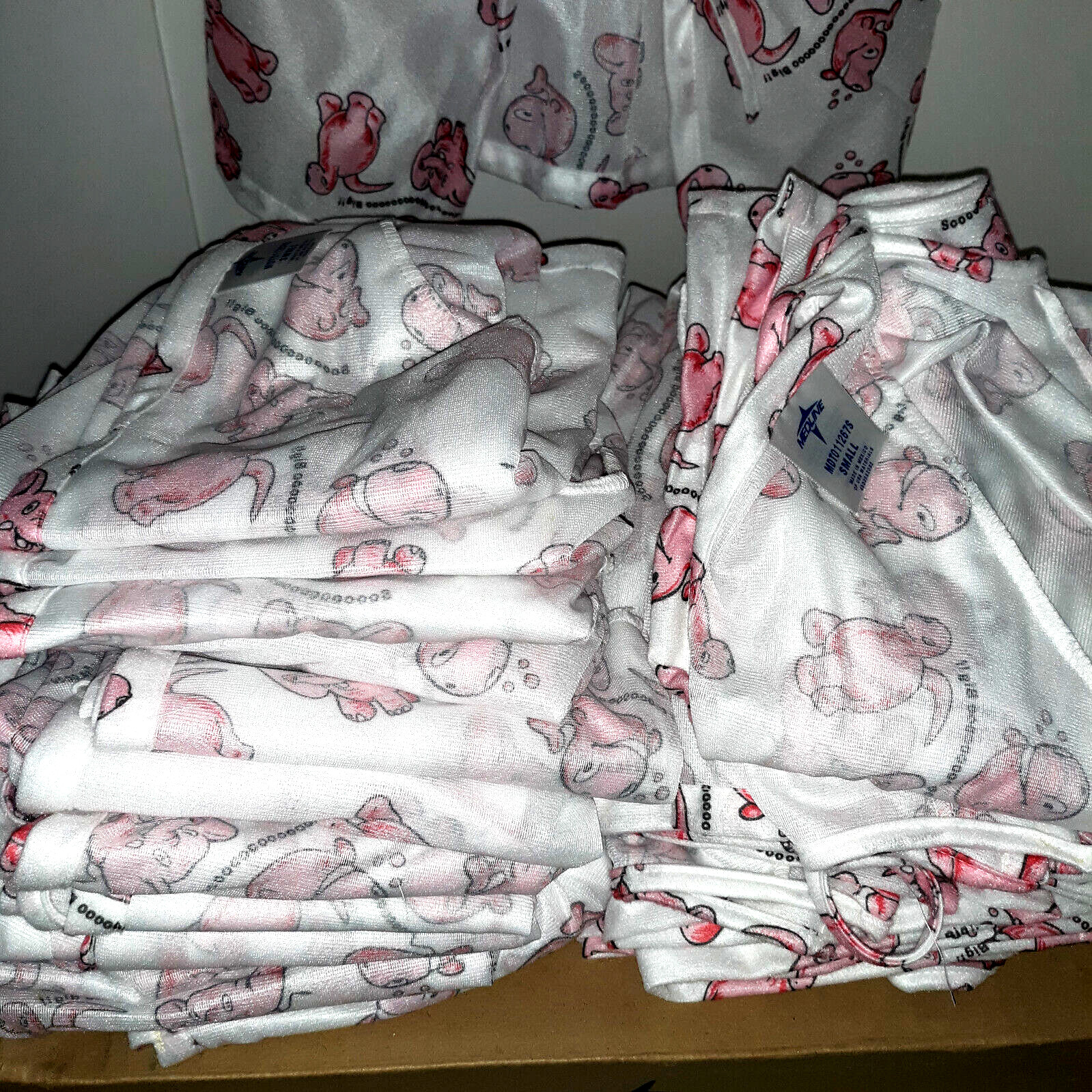 Medline 1 Case 24 Pc Pediatric Children Sz S Hospital Gown Animal Friends Pk/Wh