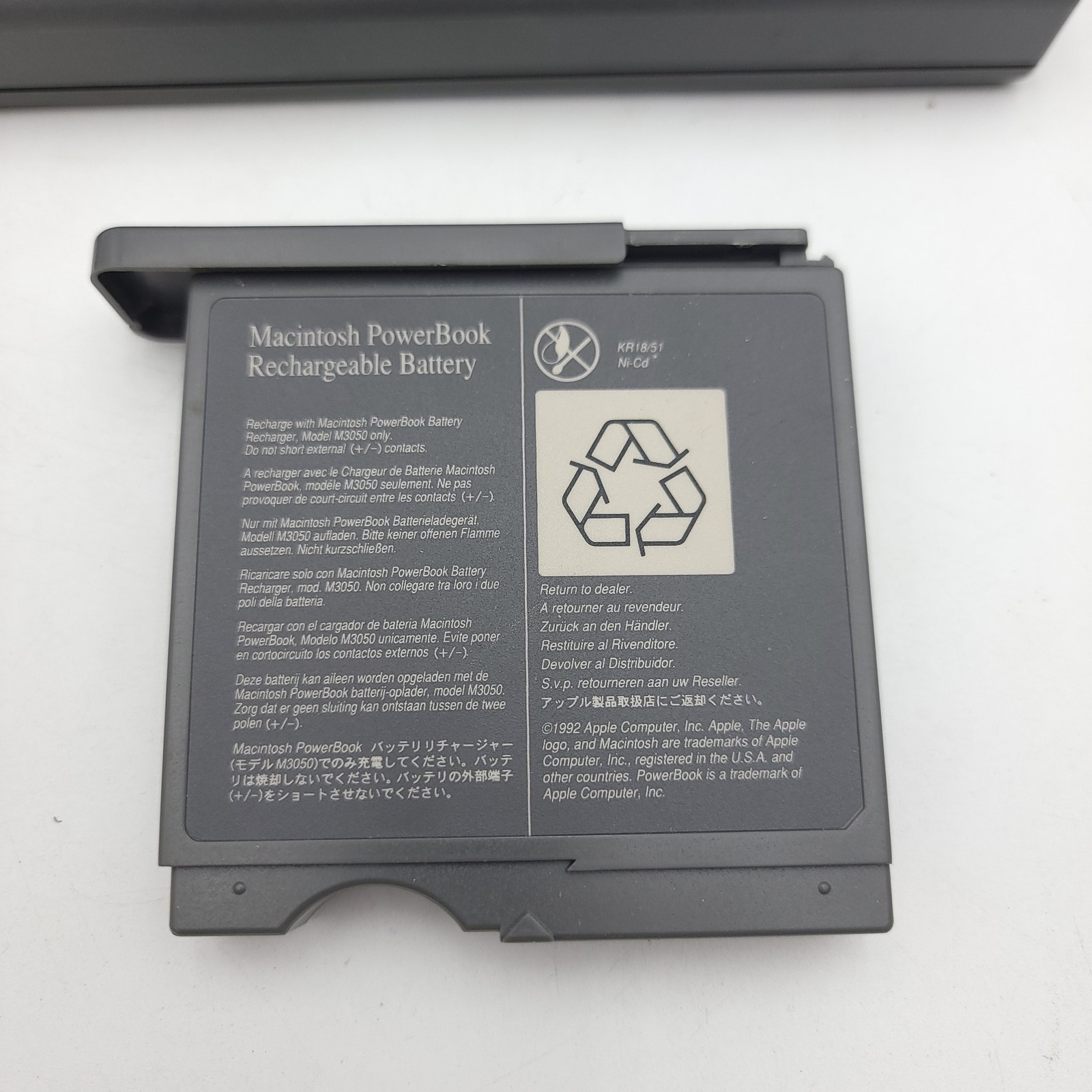 Apple Macintosh PowerBook 160 M4550 Vintage Laptop Powers On For Parts or Repair