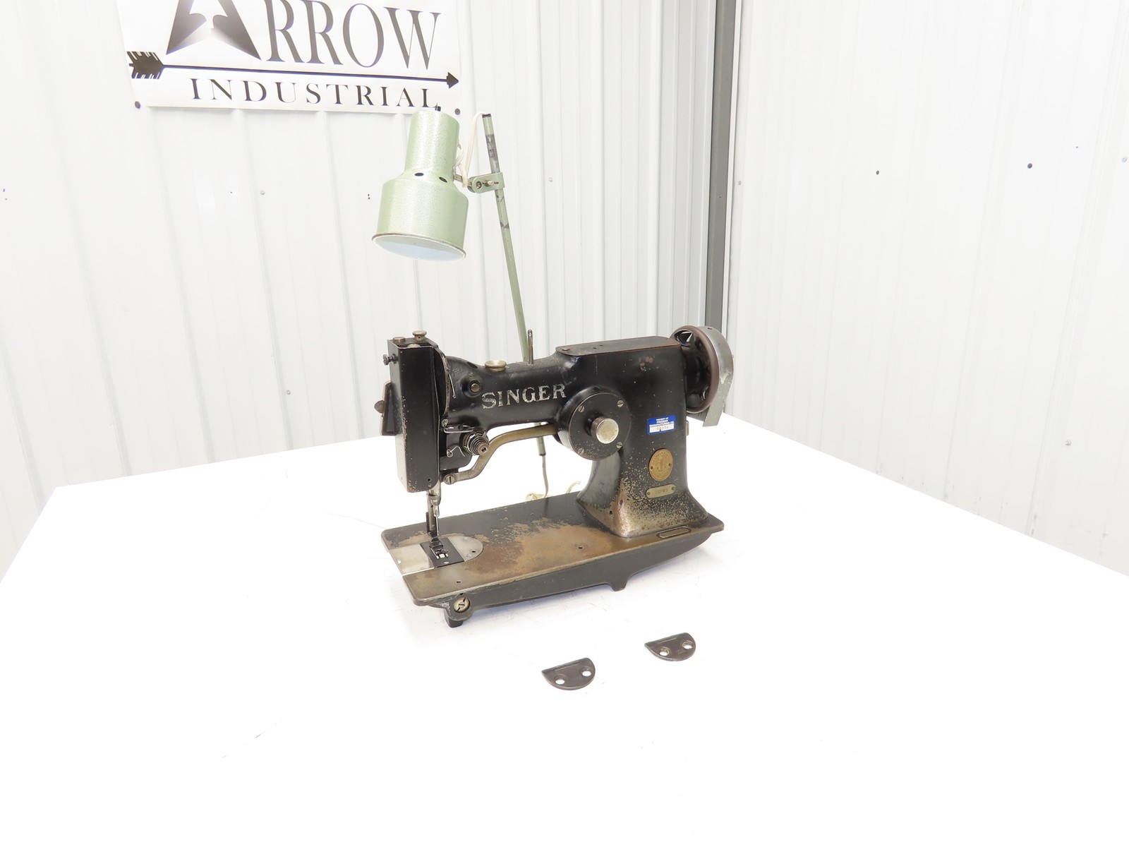 Singer 107W1 Industrial Sewing Machine Head Zig Zag & Straight Vintage