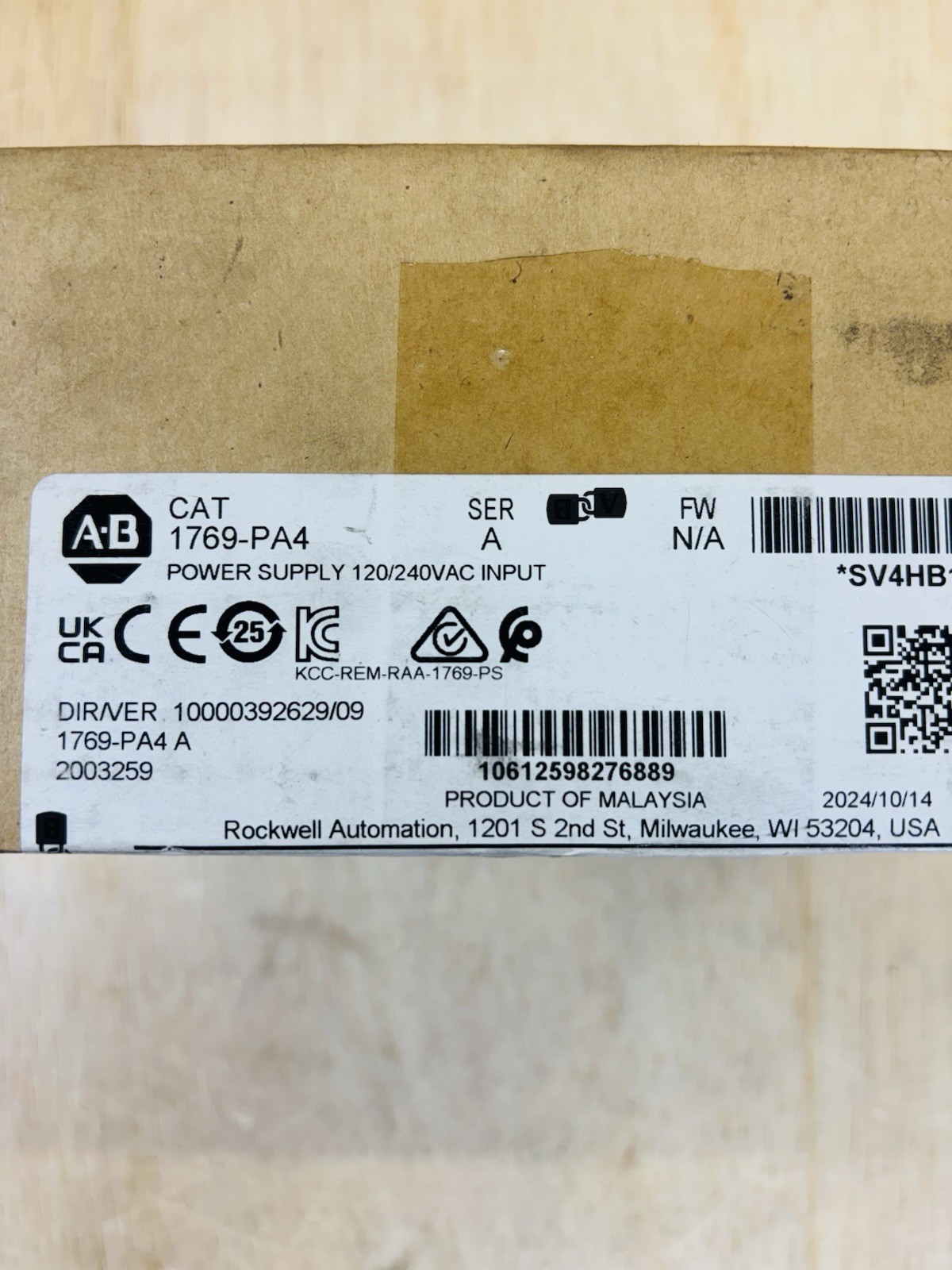 Factory Sealed 1769-PA4 Allen-Bradley Power Supply 120/240VAC Input Module SER A