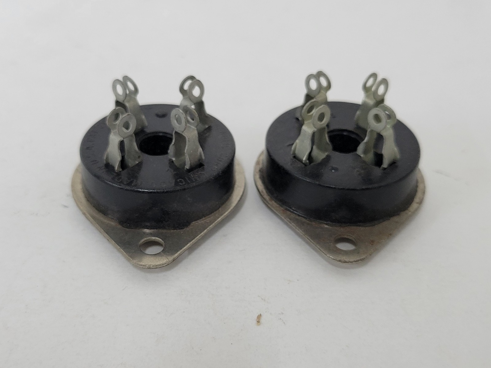 2X Amphenol MIP4 vacuum tube socket – 2A3, 5Z3, 45, 50, 71A, 80, 300B etc.