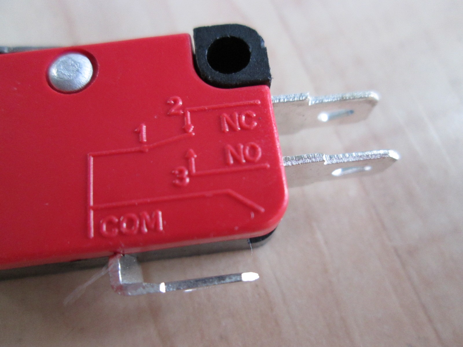 Lot (2) Micro Limit Switch V-154-1C25 with Curved Tip Lever 15A 125/250VAC #E67C