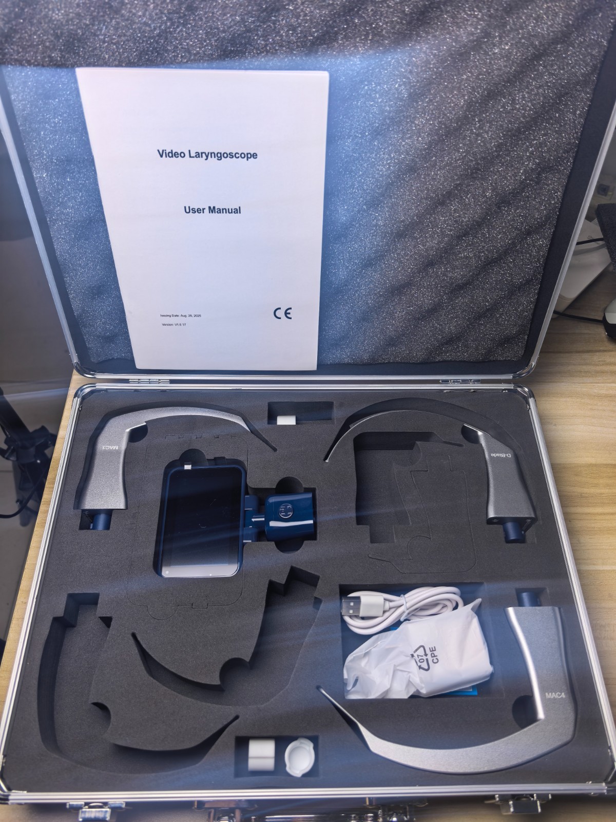 3.5 inch HD Touch Screen Digital Video Laryngoscope with 3 Reusable Blade