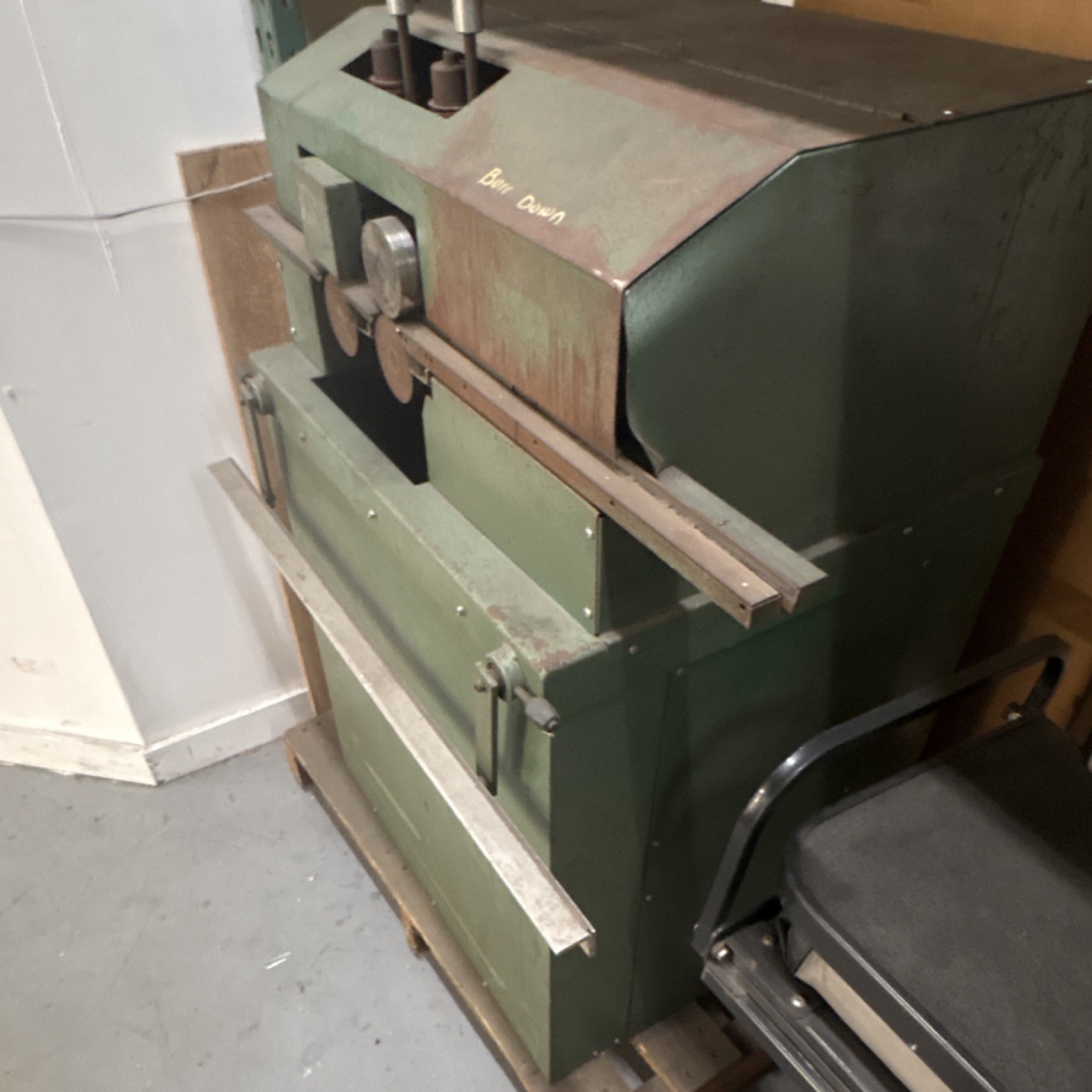 Falls Products Inc. Deburring Machine Model 131 D-BUR-R Manual Electric Grinding