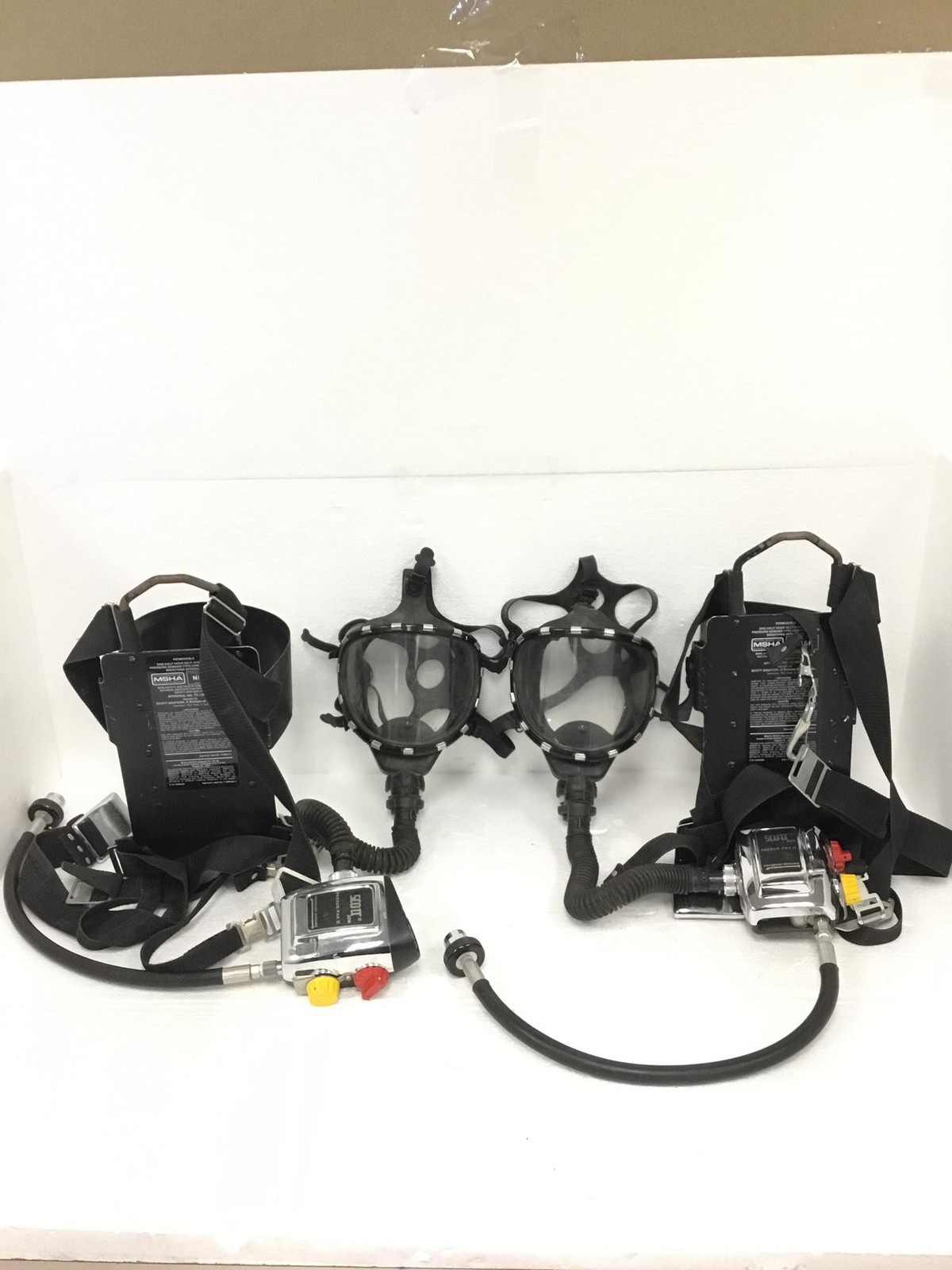 SCOTT SAFETY Air Pack II SCBA Harness with Scott Mask, Air-Pac Regulators