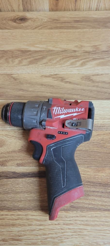 MILWAUKEE TOOLS 3404-20 (PSV013953)