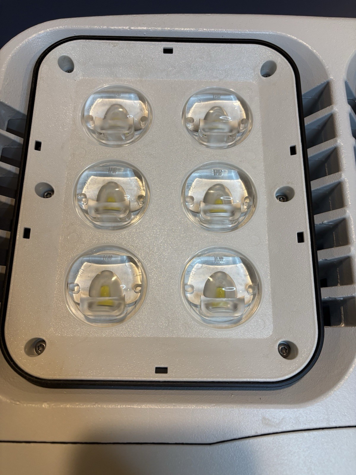Cree Lighting LED Area/Flood Luminaire OSQM-B-16L-57K7-3M-UL-NM-WH