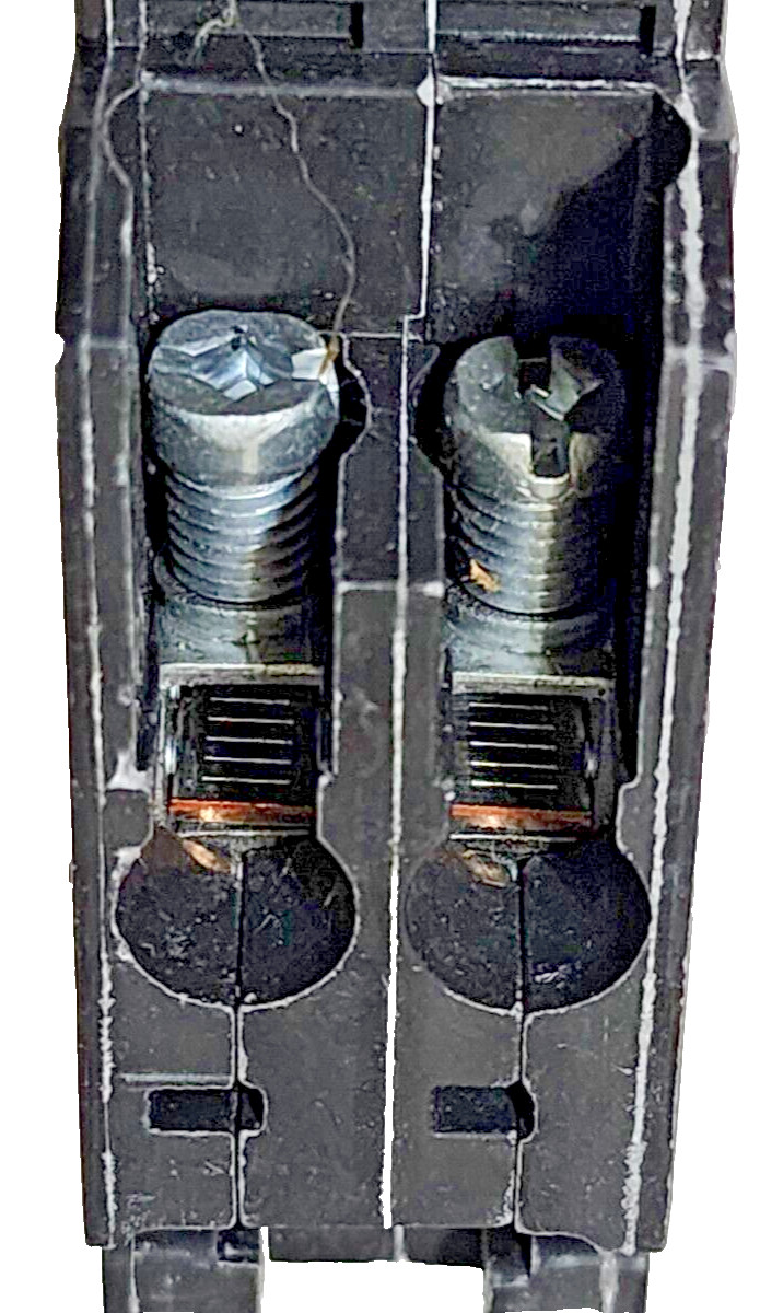 EATON BR2020, 2 Pole 20/20 Amp, 120/240Vac Plug-In, Type BRD & A Circuit Breaker