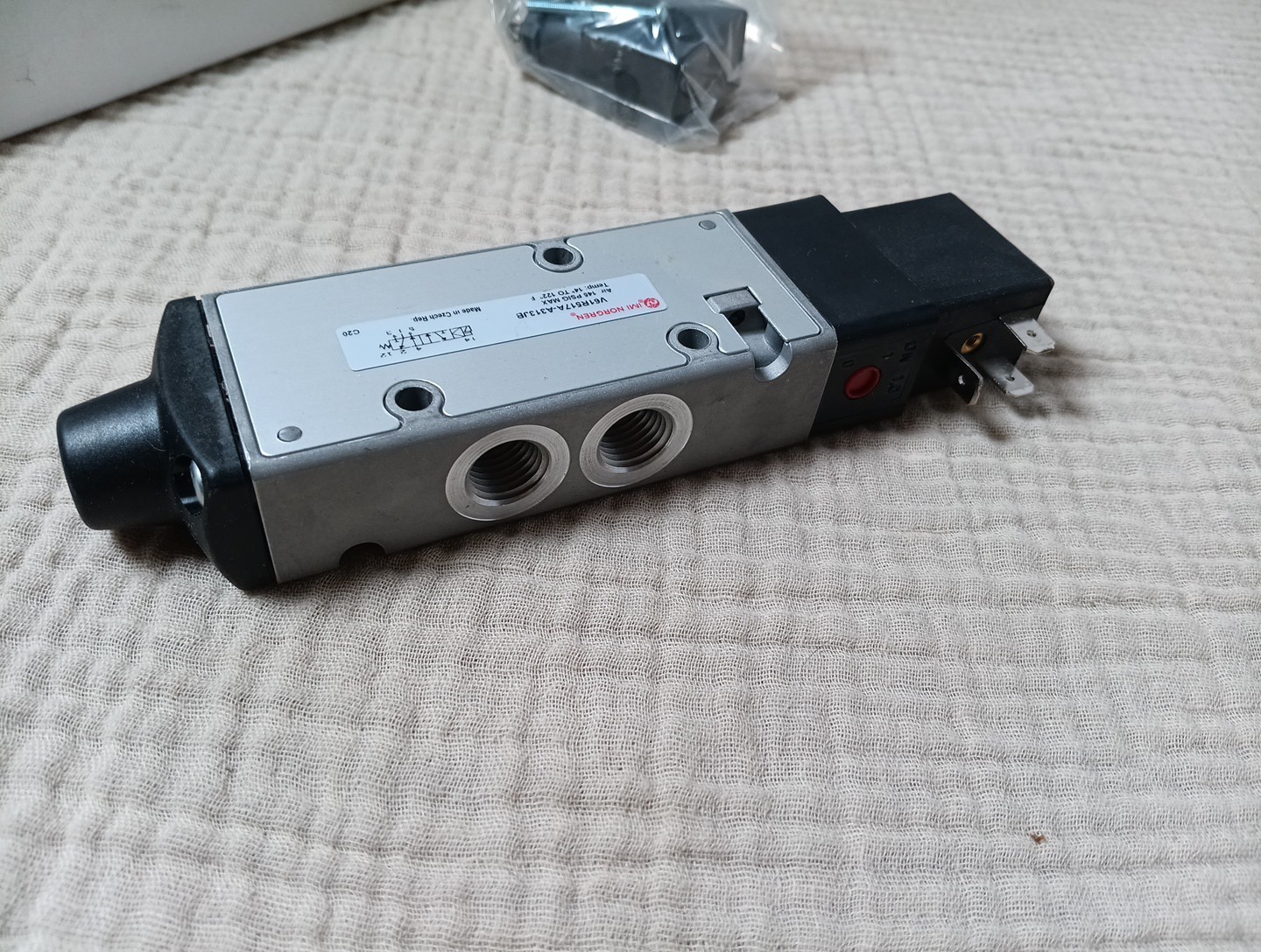 IMI NORGREN V61R517A-A313JB Solenoid Valve – New Open Package