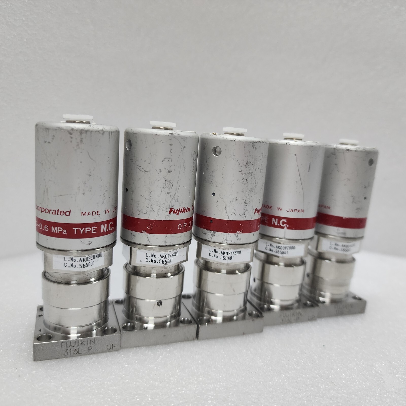 Lot of 5 Fujikin 0.P. 0.5-0.6 MPa Valve , C No. 565601 Type NC, Used,Jp+96942