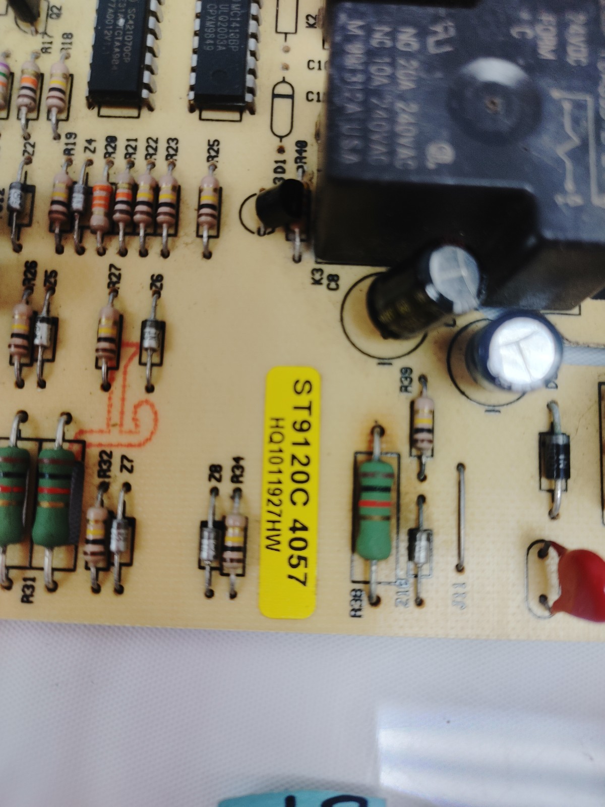 Honeywell ST9120C4057 Furnace Control Circuit Board HQ1011927HW