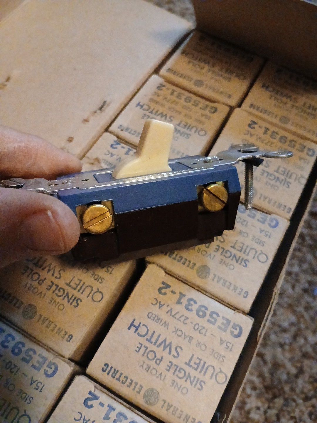 [TECH] Lot Of 10 General Electric GE-5931-2 Quite Switches Single Pole, 15A 120