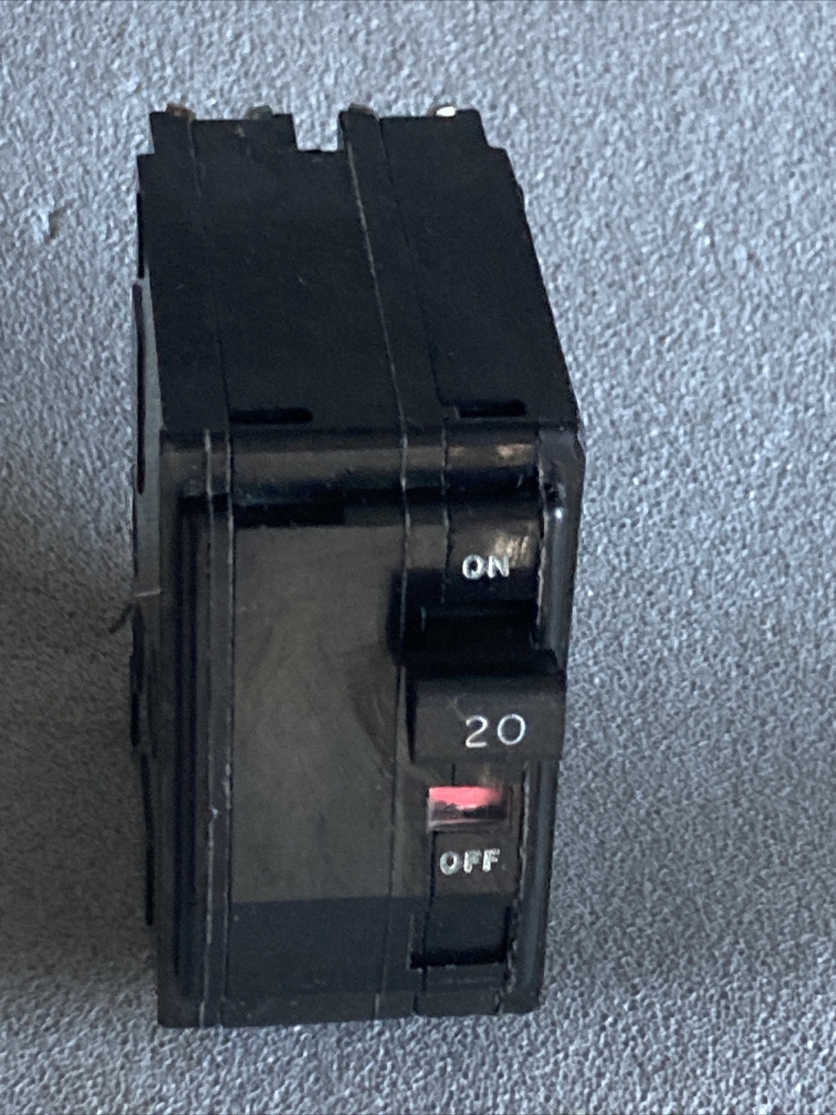 Square D QO220 2P 20A 240V Circuit Breaker Black Face Trip Window 4 Prong mount