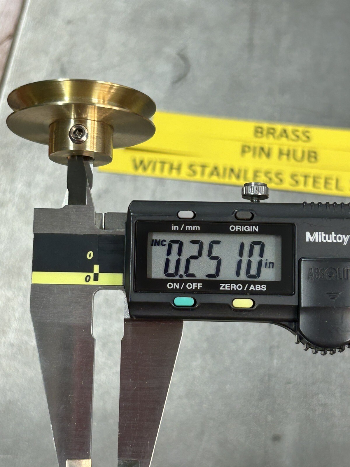 QTY 1 BOSTON GEAR G1217 BRASS PULLEY 1 1/2” DIAMETER .251” BORE FOR ROUND BELTS