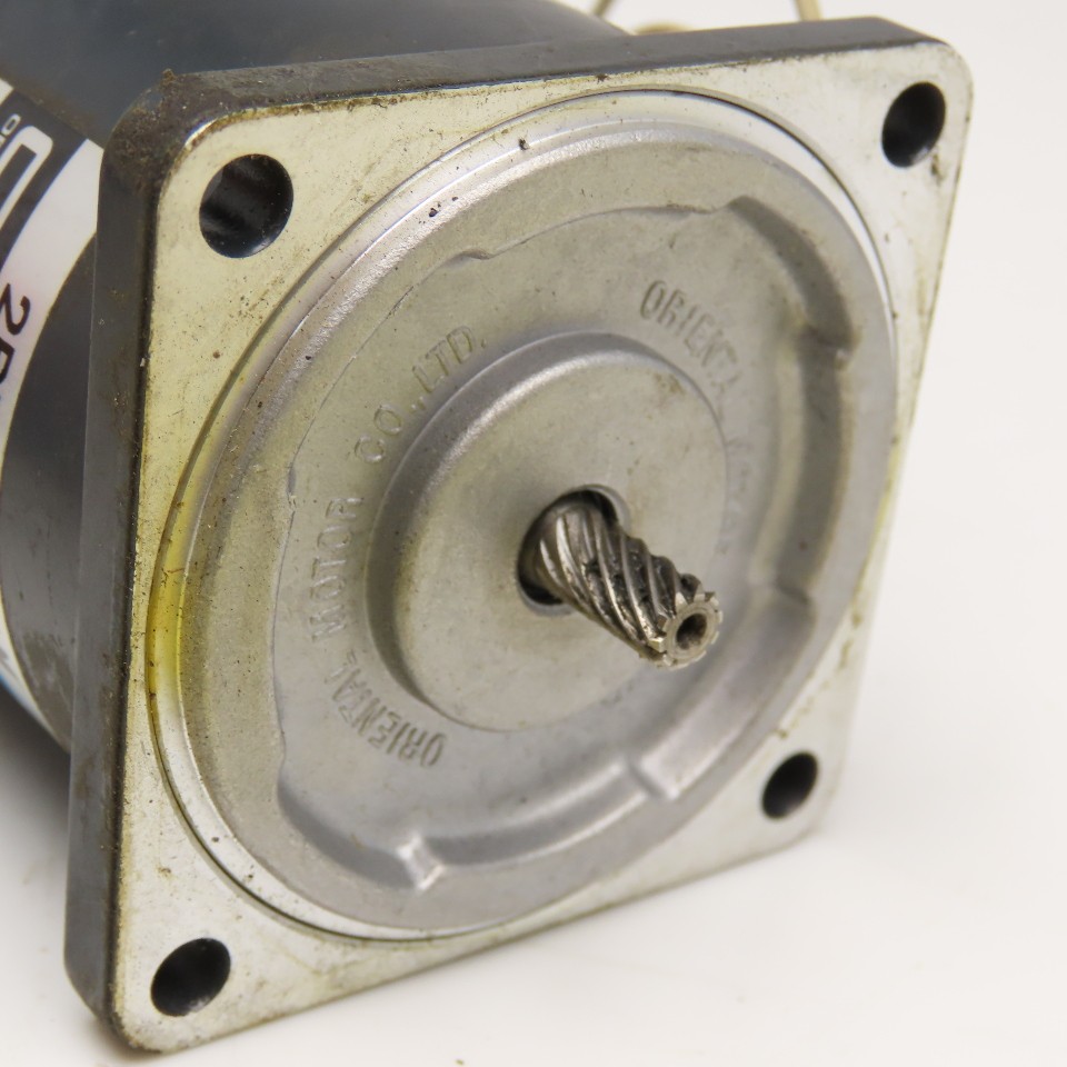 Oriental Motor 2RK6GN-AM 100V 6W 50/60Hz Magnetic Brake Motor 1200/1450RPM