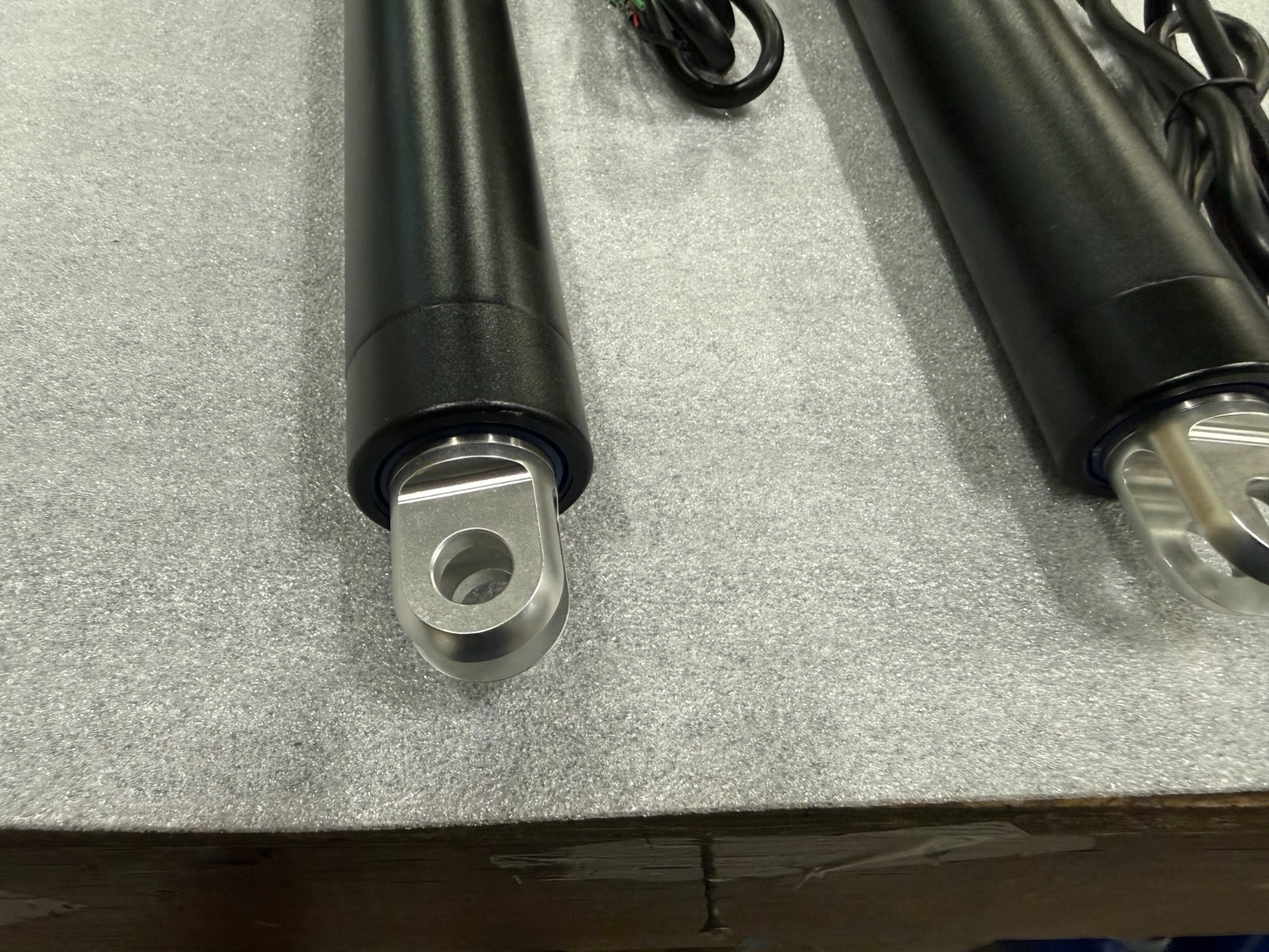 Progressive Automations waterproof linear actuator 400 lb.