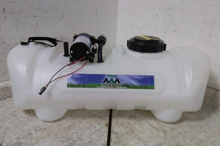 Master Manufacturing SNO-11-015D-MM 15 Gal Tank Cap 2.2 GPM Tow-Behind Sprayer