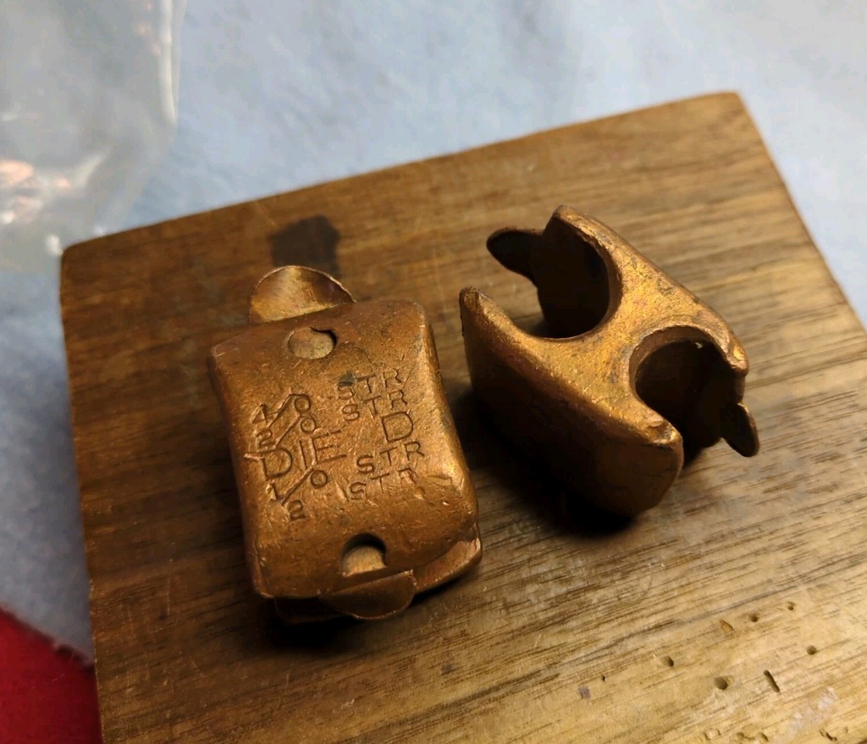 (2) Blackburn CF 4010 Copper Compression Tap Connector, Die D NOS 4/0 2/0 1/0