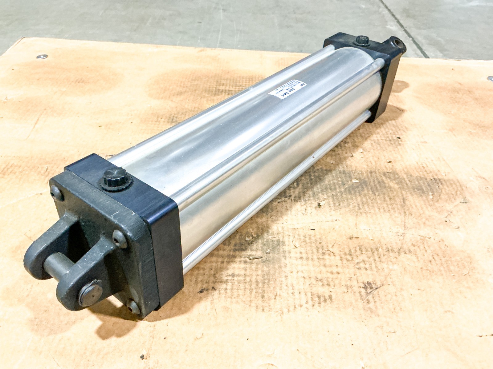 New Schrader Bellows FW2E118821 16.000 Pneumatic Cylinder 250PSI 16” Stroke