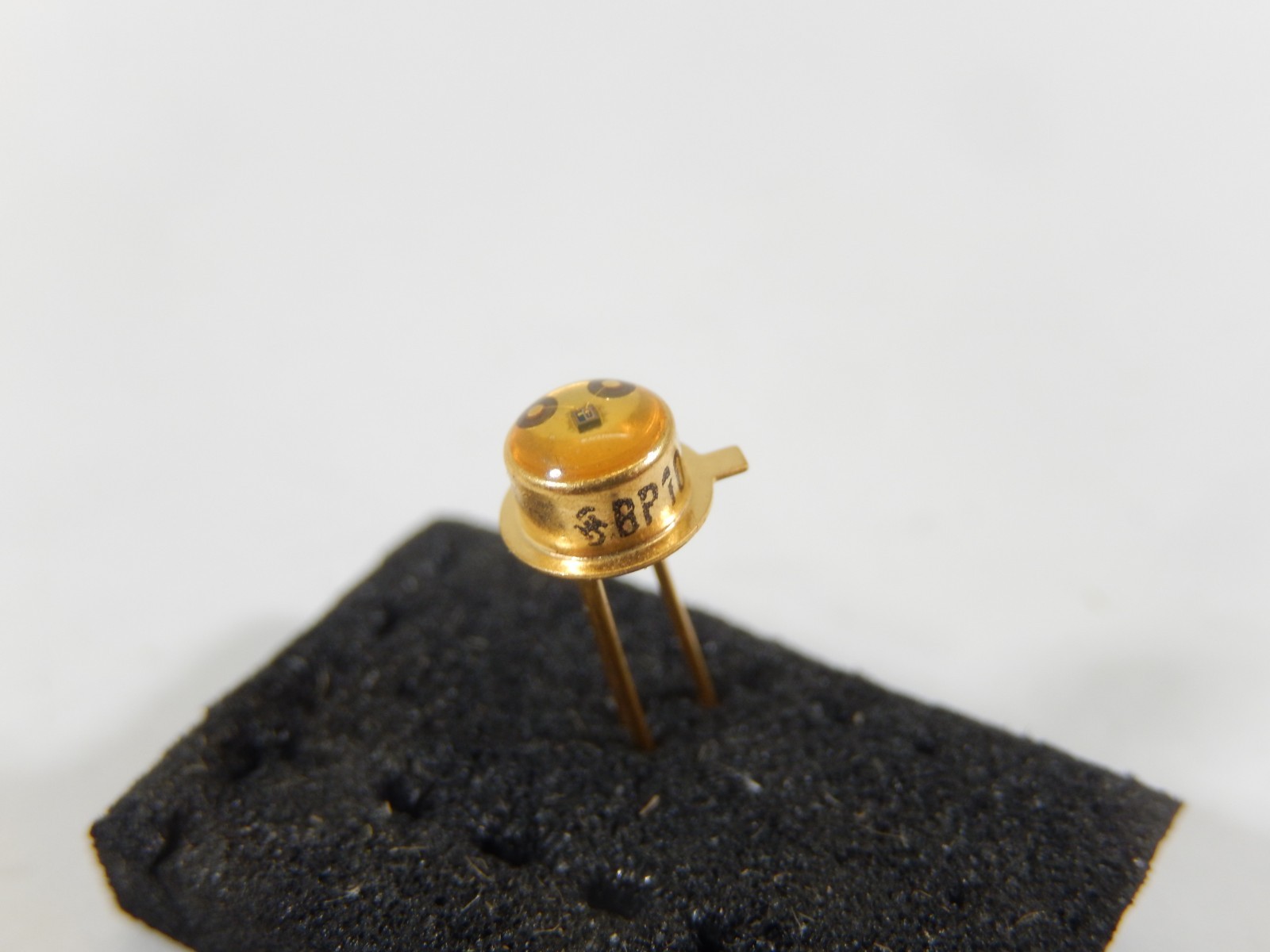 5pcs RARE NOS SIEMENS BP103-4 GOLD 3-LEAD PHOTO TRANSISTOR DIODE