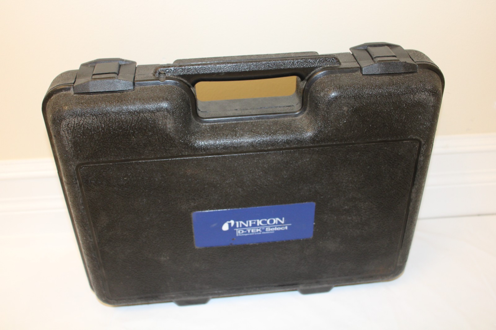 INFICON D-TEK Select Refrigerant Leak Detector with CASE “TESTED WORKING”