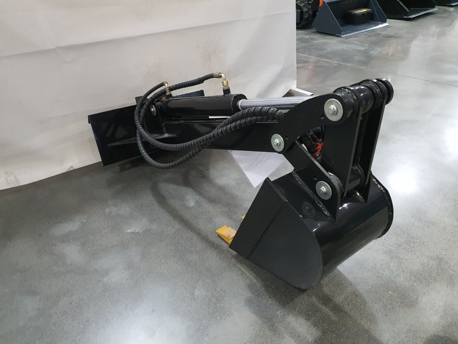 Agrotk Skid Steer Backhoe Bucket Attachment 12in Single Arm Digger Bucket 0.03m³