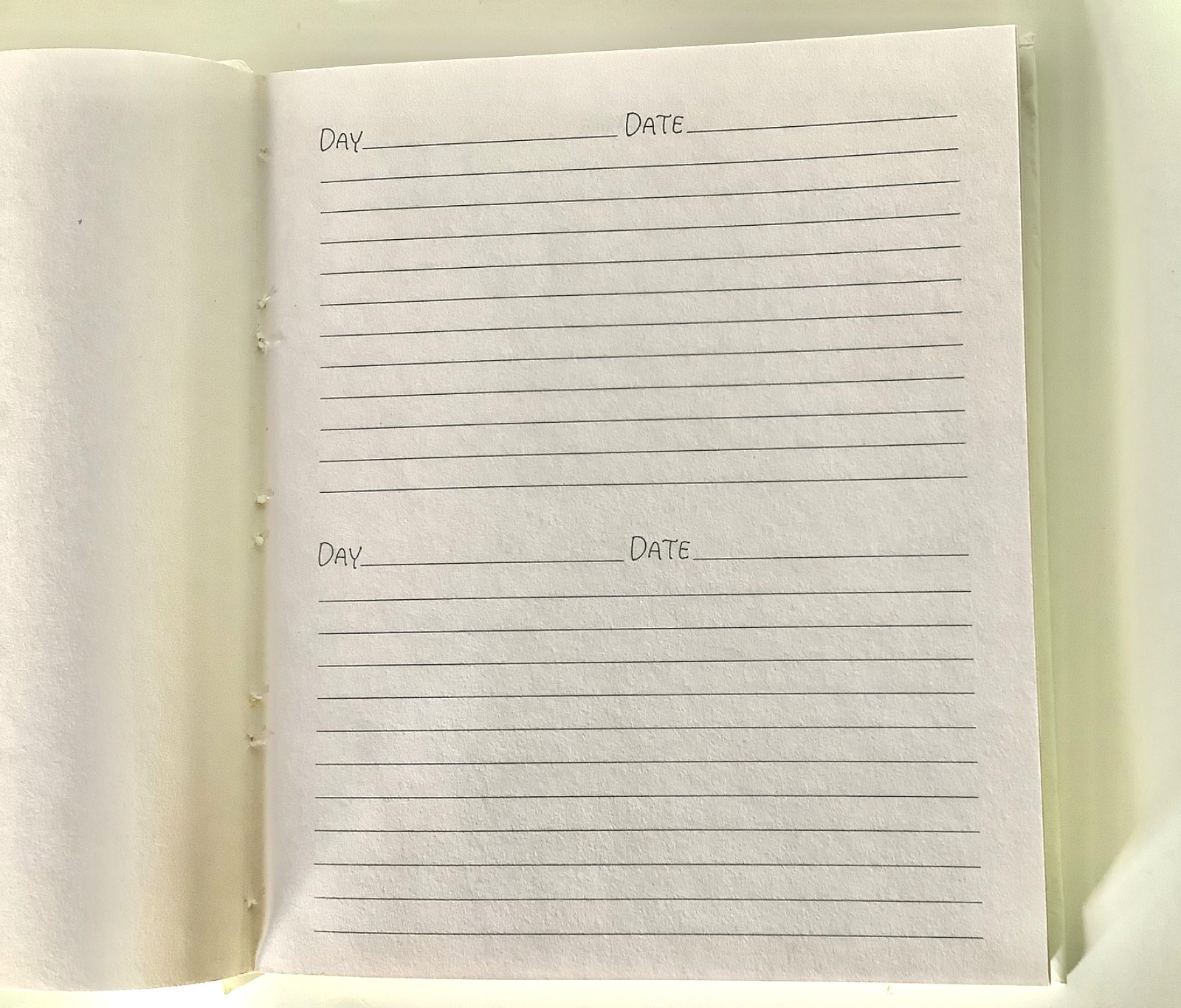 BETSEY Clark Vintage HALLMARK 1 Year Diary with Original Box 1970’s 7.5×6.25 In