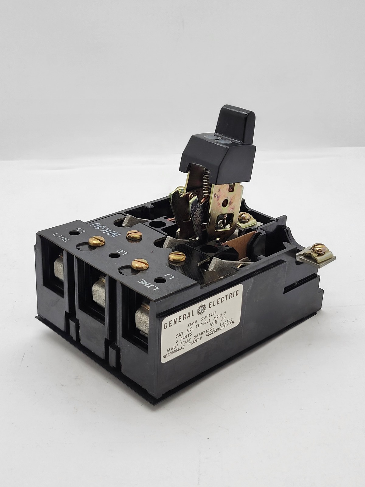 General Electric THMS31 Disconnect Switch Assembly QMR MOD 2 3P Fusible