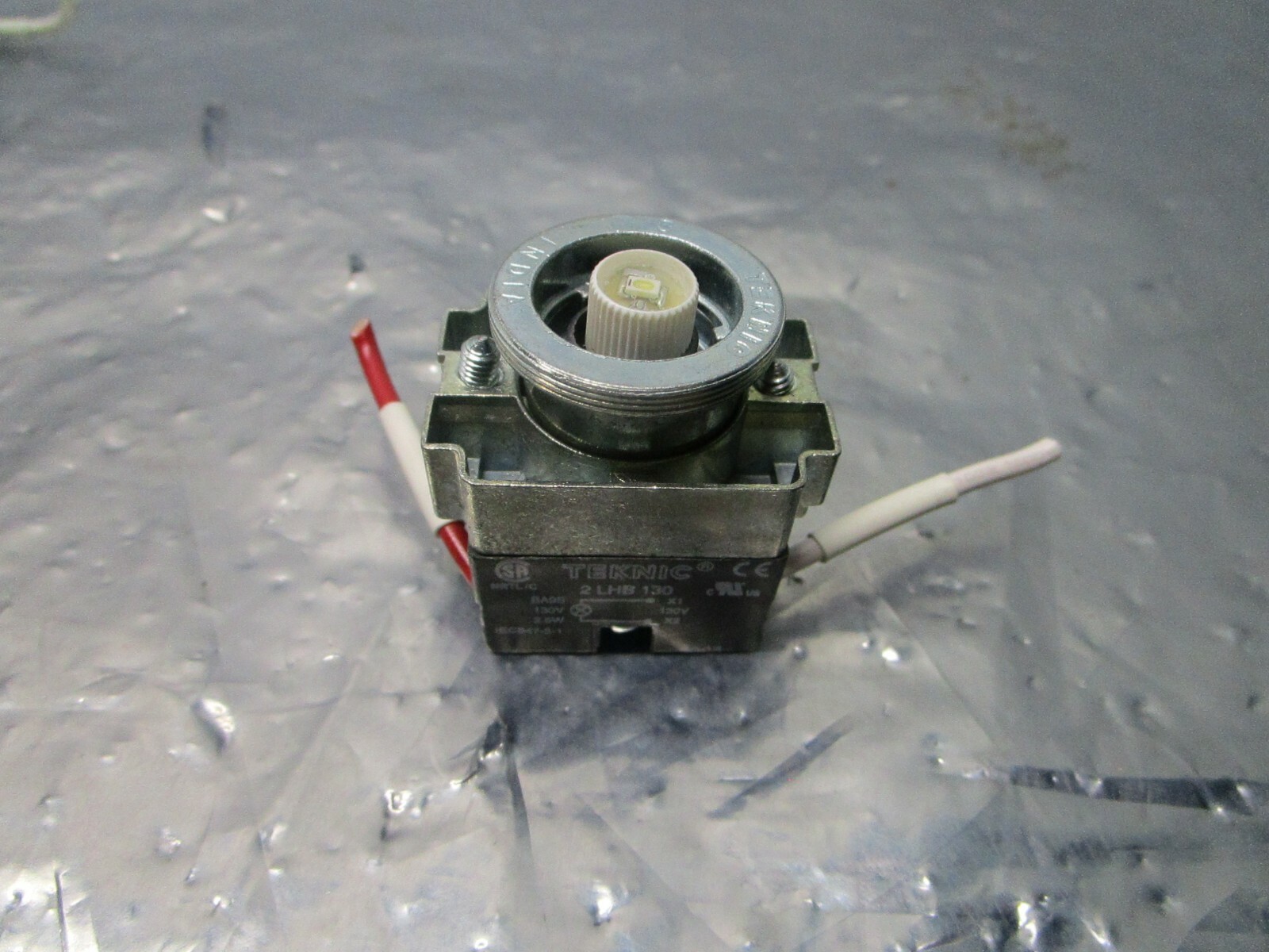 3 Teknic 2LHB130 Pushbutton, 101171