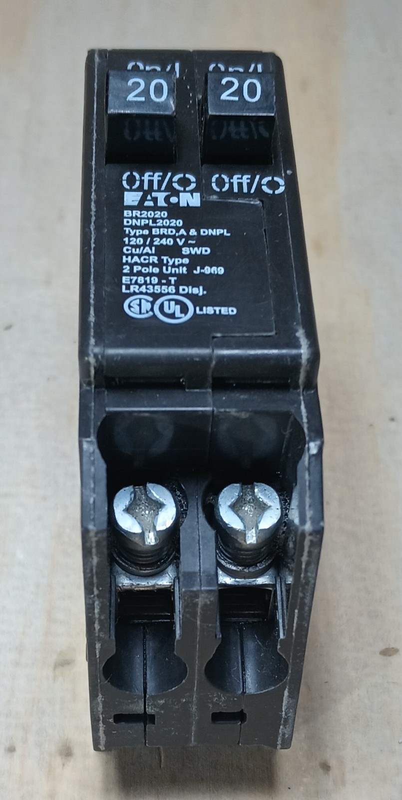 Eaton BR2020 Tandem Breaker