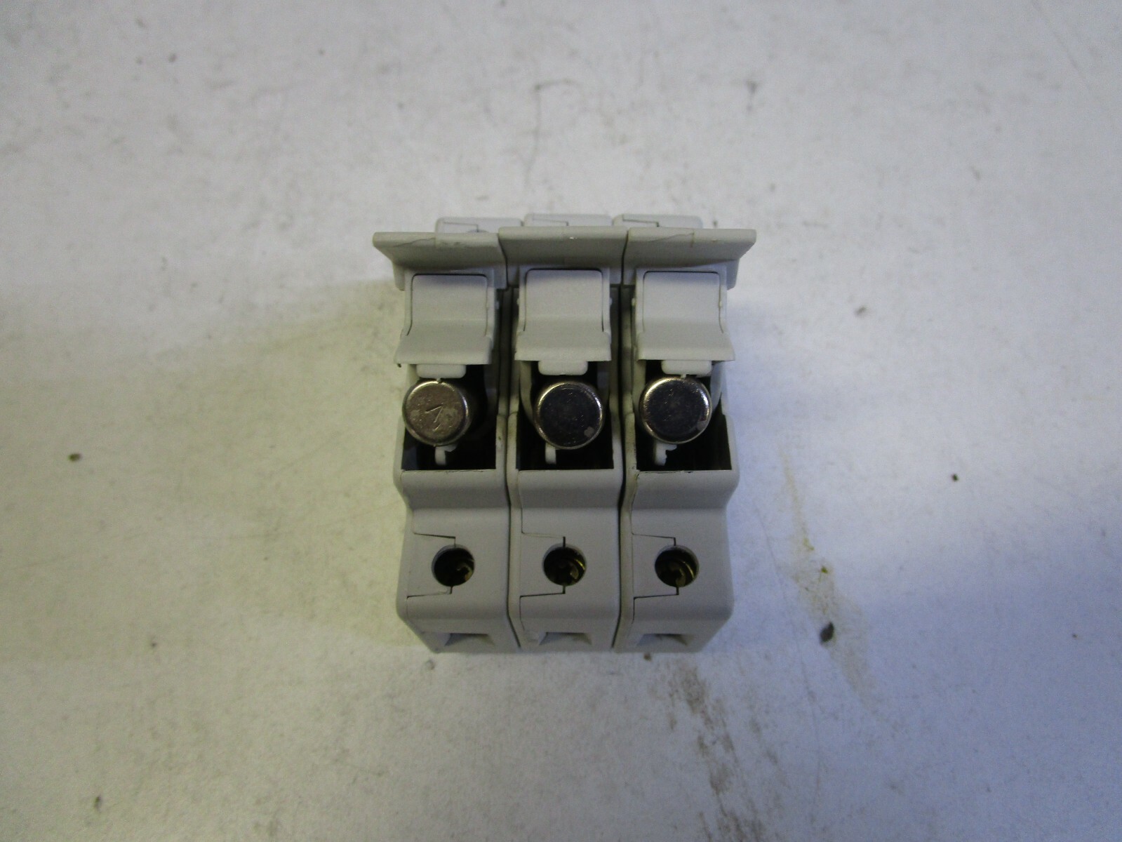 FERRAZ SHAWMUT USM3I/Y219073 3-POLE ULTRASAFE FUSE HOLDER W/FUSES -FREE SHIPPING