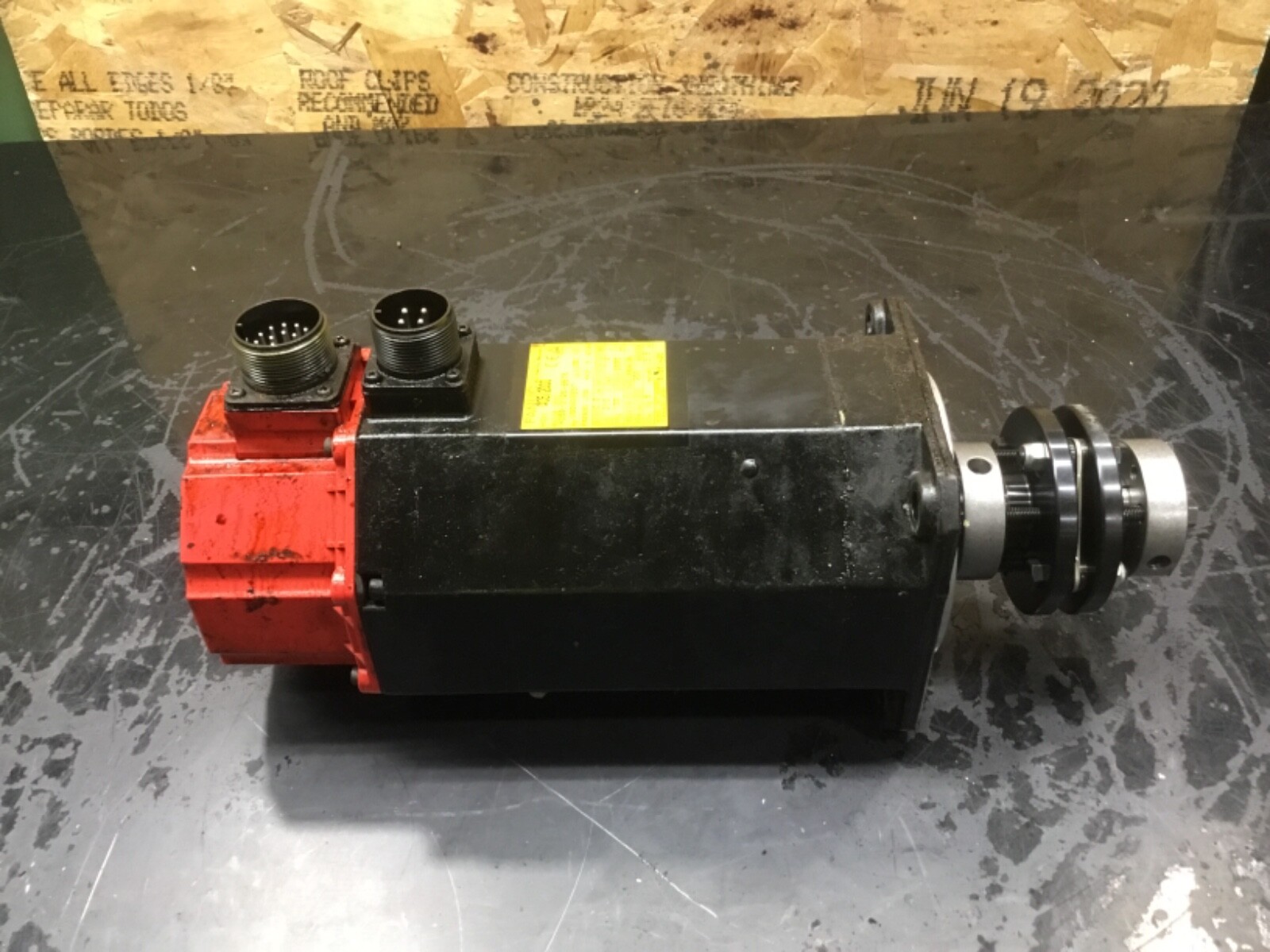 FANUC A06B-0126-B575 AC SERVO MOTOR AC6/2000 0.6kw #01C70PR4