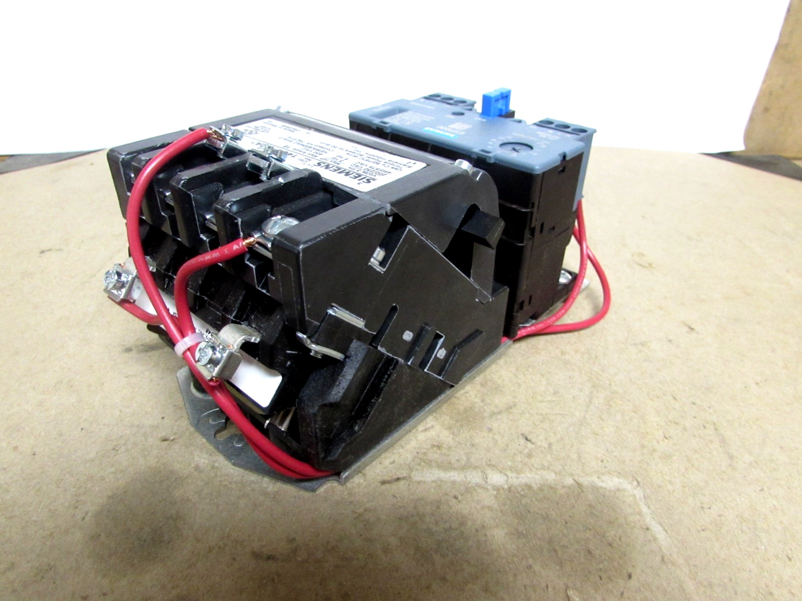 Siemens 14CUC32AH Size 0 Starter W/ 480v Coil – 3-12a Overload (NEW – IN BOX)