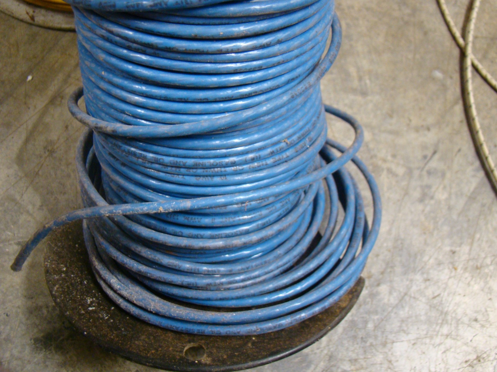 MIXED LOT SPOOLS ELECTRICAL WIRE 18 GAUGE 10 USED SPOOLS CAROL