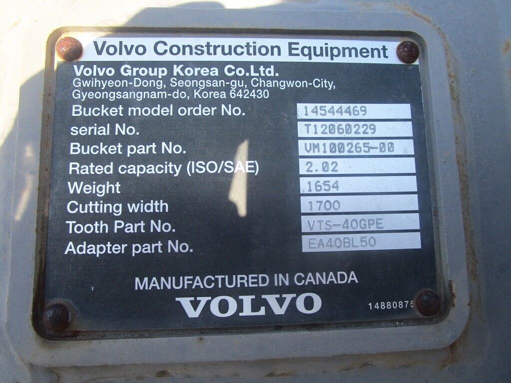 New Volvo S-1 Loader Bucket 67 inch 6 tooth 14544469 2 Yard