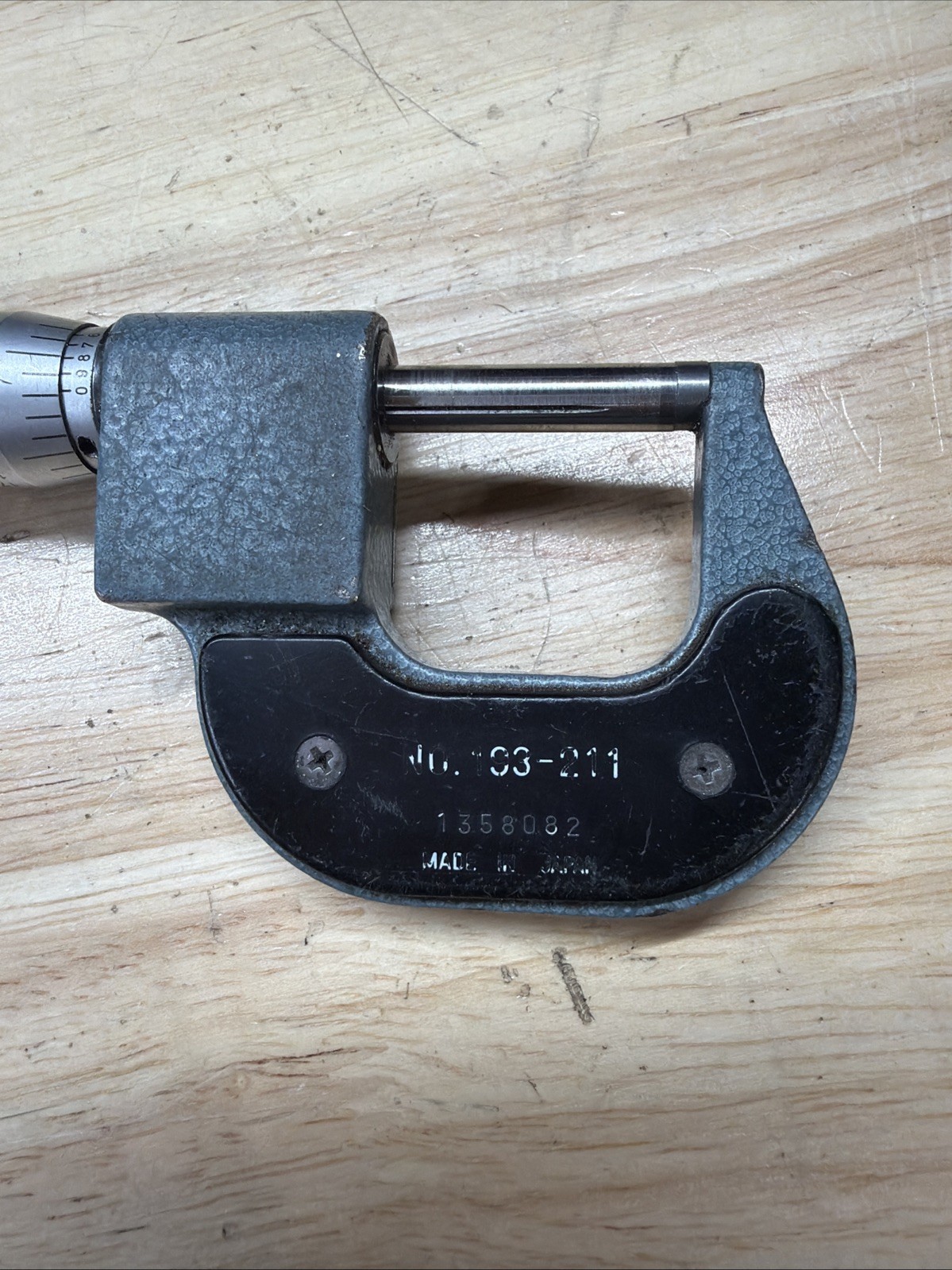Mitutoyo 193-211 Outside Micrometer 0-1″ .0001″ Mechanical Counter