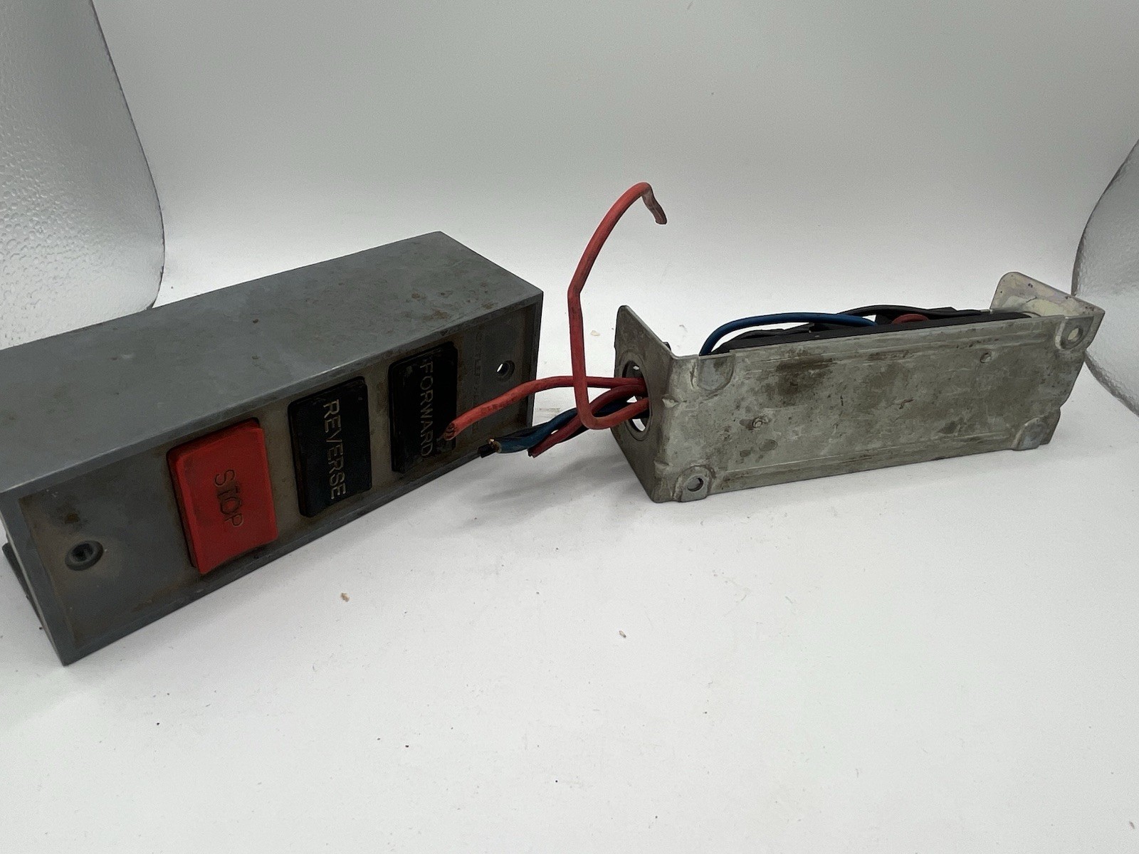 Cutler-Hammer 10250H 5300A Forward Reverse Stop Push Button Control Station
