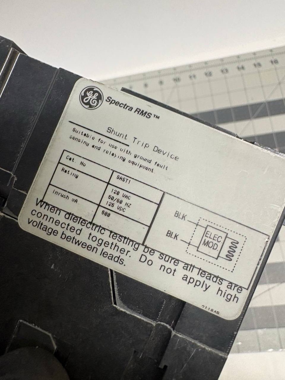 GE SELA36AT0100 Spectra RMS 100A 600V 3 Pole Breaker W/ SRPE100A Plug & Alarm