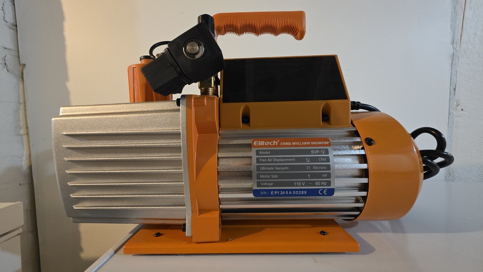 Elitech SVP-12 2-Stage Intelligent Vacuum Pump 12 CFM 1HP 110V 15 Microns