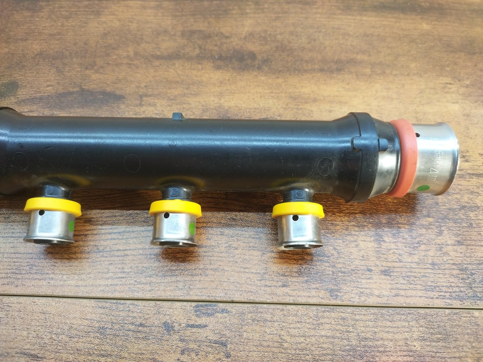 2 Pack Pureflow® Viega 49206 Press Manifold 6 port 1″ Trunk 1/2″ Branch