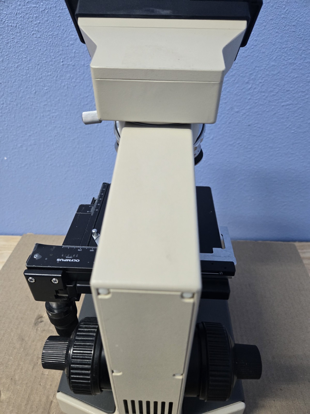 Olympus CH-2, CHT Microscope with objectives 4 X 10X 40X 100X (007)