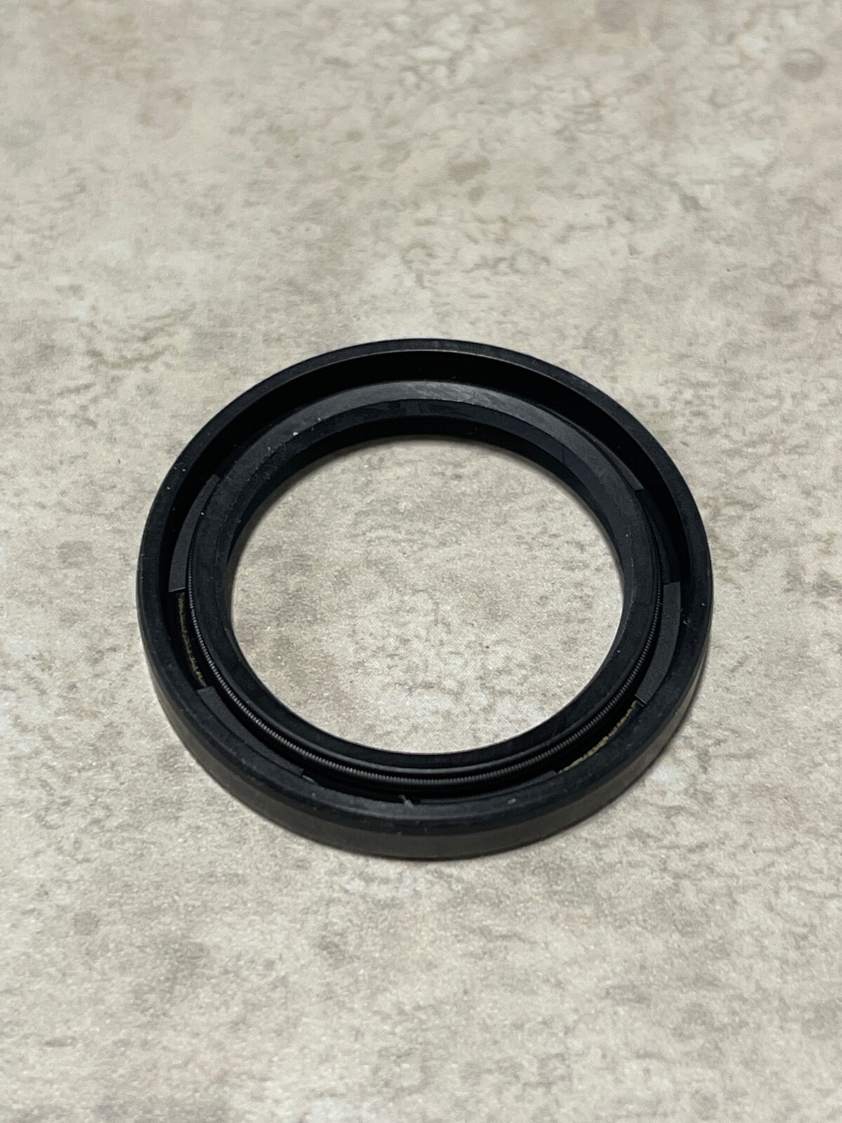 NEW Dichtomatik TCM Oil Grease Seal TCM 101318TC-BX